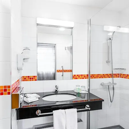 Courtyard By Marriott Отель