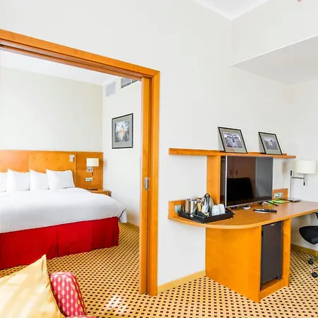 Отель Courtyard By Marriott
