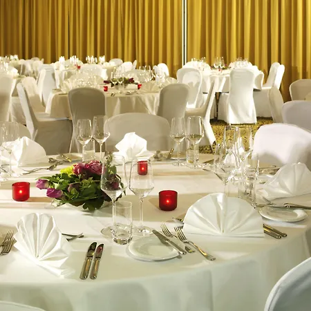 Hotel Courtyard By Marriott Plzeň