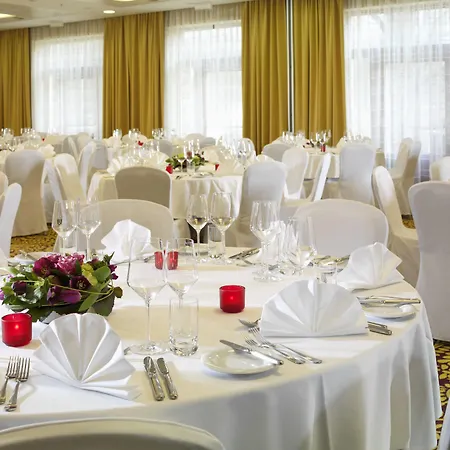 Courtyard By Marriott Пльзень