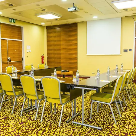 Courtyard By Marriott Отель