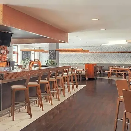 比尔森万怡酒店