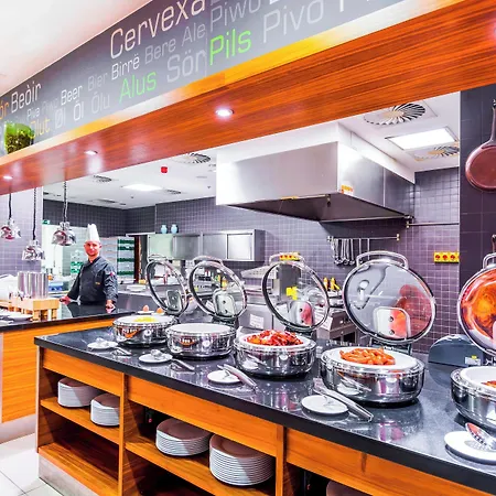 Courtyard By Marriott Szálloda 4*