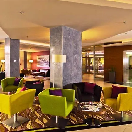 Отель Courtyard By Marriott 4*