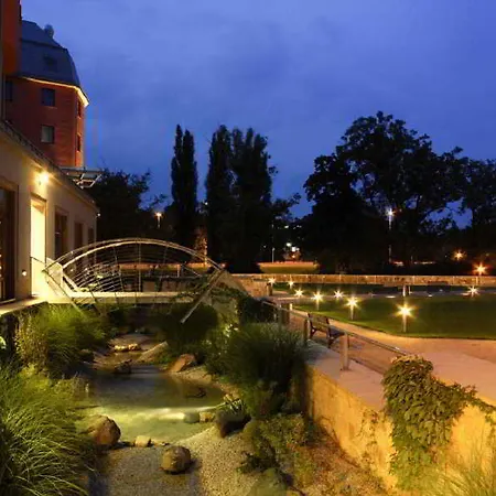 Courtyard By Marriott Отель 4*