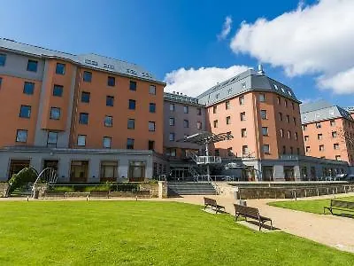 Courtyard By Marriott فندق