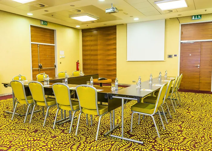 Courtyard By Marriott Hotell