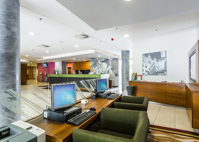 Courtyard By Marriott Hotel