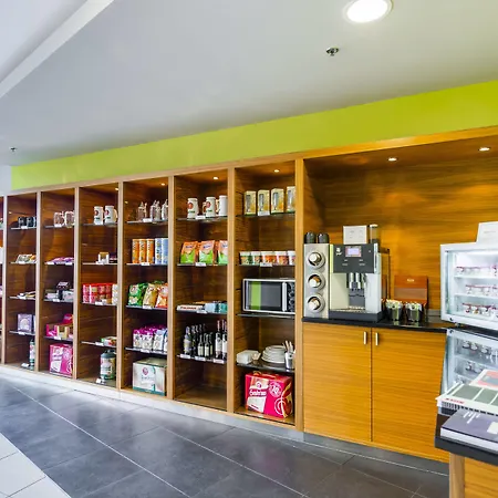 Courtyard By Marriott Hotell