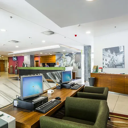 Courtyard By Marriott Hotel