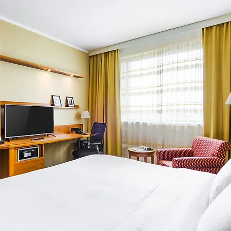 Courtyard By Marriott Hotel